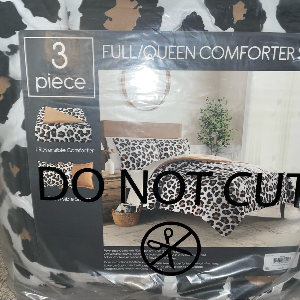 3 piece Queen size leopard print bedding sheet.